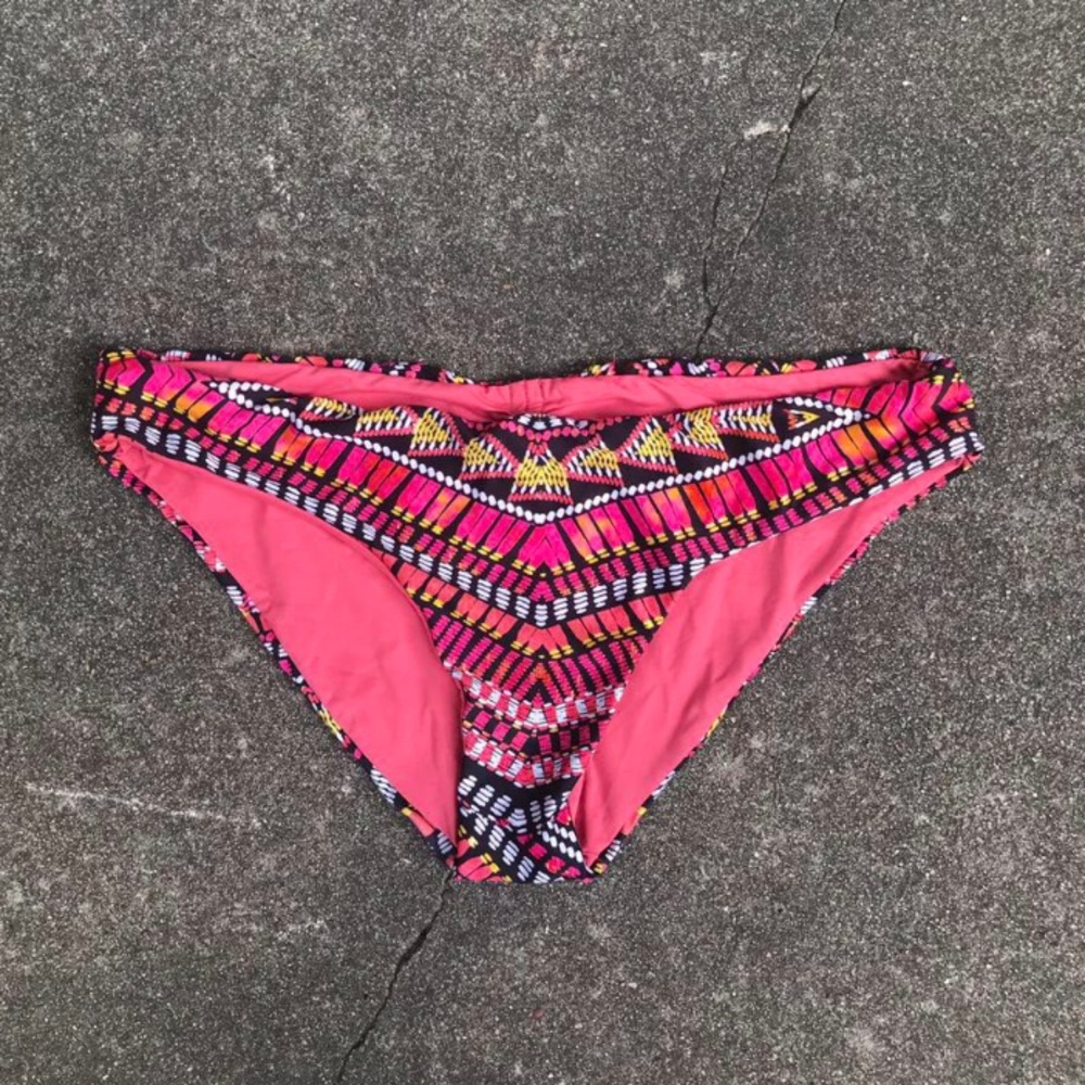 tie-dye aztec print bikini bottoms 🦩